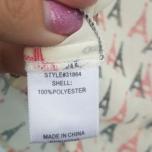 Eiffel Tower Print Sheer Tank w/ Pockets & Buttons - Picture 8 of 11